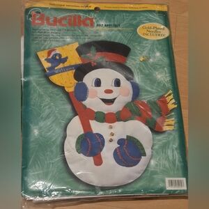 Vtg 1999 Bucilla Felt Applique Wall/Door Hanging 15x19.5 Snowman New